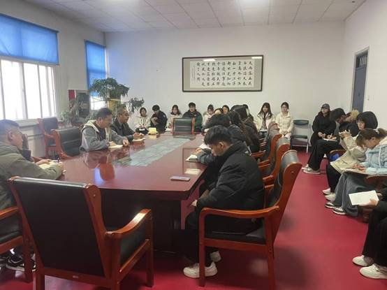 召开后勤服务座谈会 搭建师生沟通连心桥