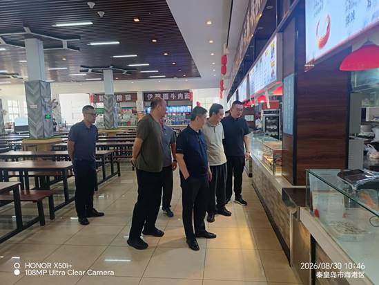 压实安全防线 筑牢开学保障——校领导赴开发区校区食堂开展开学前专项检查
