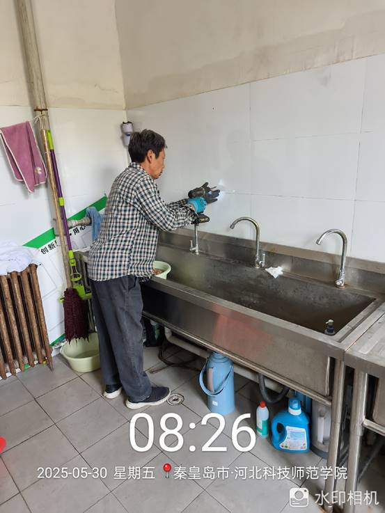 昌物业贴心行动：公寓盥洗室装上镜子，点亮学生便利生活